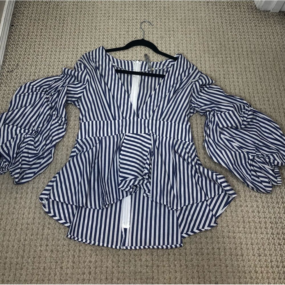 Avec long sleeve blue and white striped ruffled blouse, size large - Picture 3 of 15